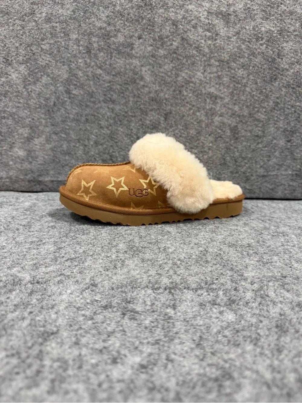 UGG Kids K Cozy II Iridescent Stars Slipper - Cream/Brown